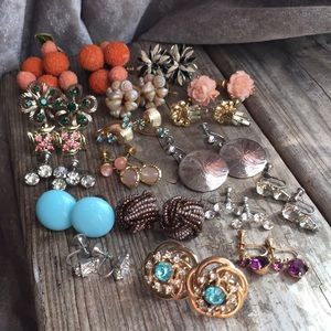 huge lot of vintage screw on earrings 18 pairs